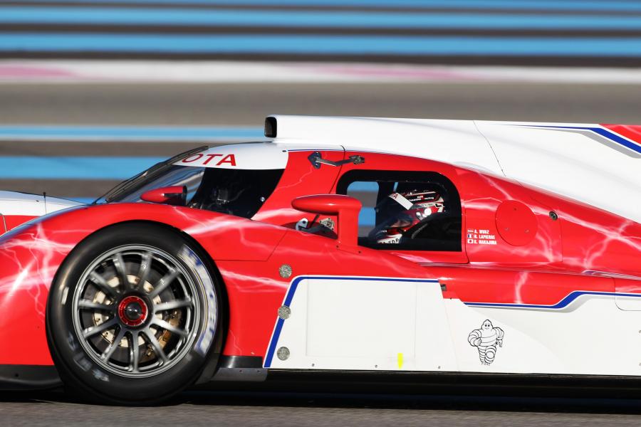  Toyota TS030 Hybrid 2012 года  (фото 25 из 39)